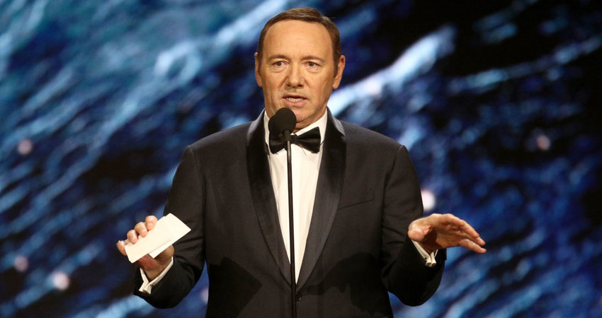Robin Wright says she thinks Kevin Spacey should have a second chance