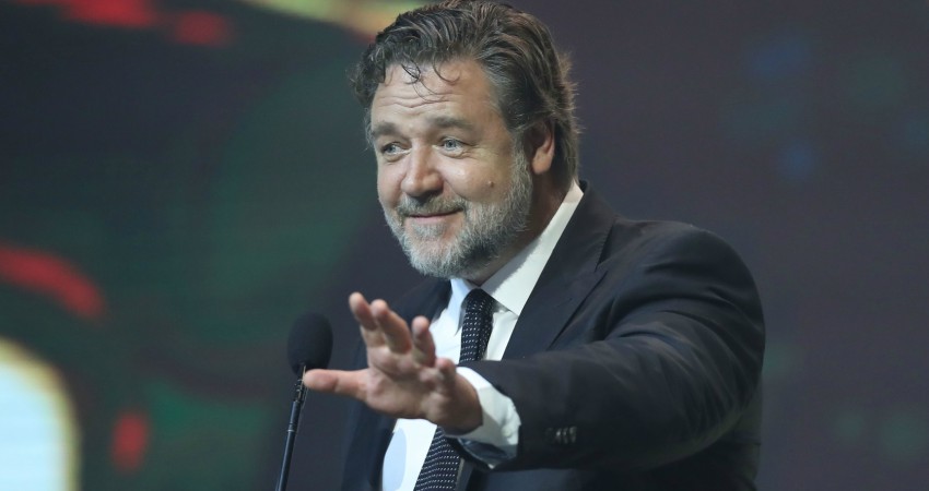 10 Of the most bizarre items in Russell Crowe's divorce auction