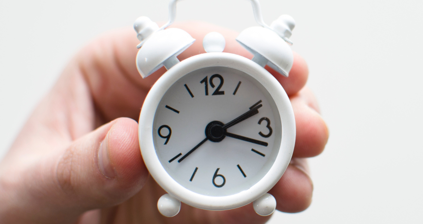 Jimmy Kimmel finds out if Millennials are able to read an analogue clock