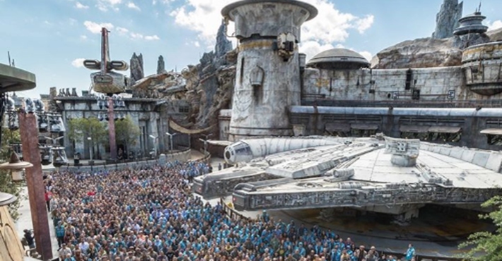 Disney provides first look at their completed $1 billion Star Wars land, Galaxy's Edge