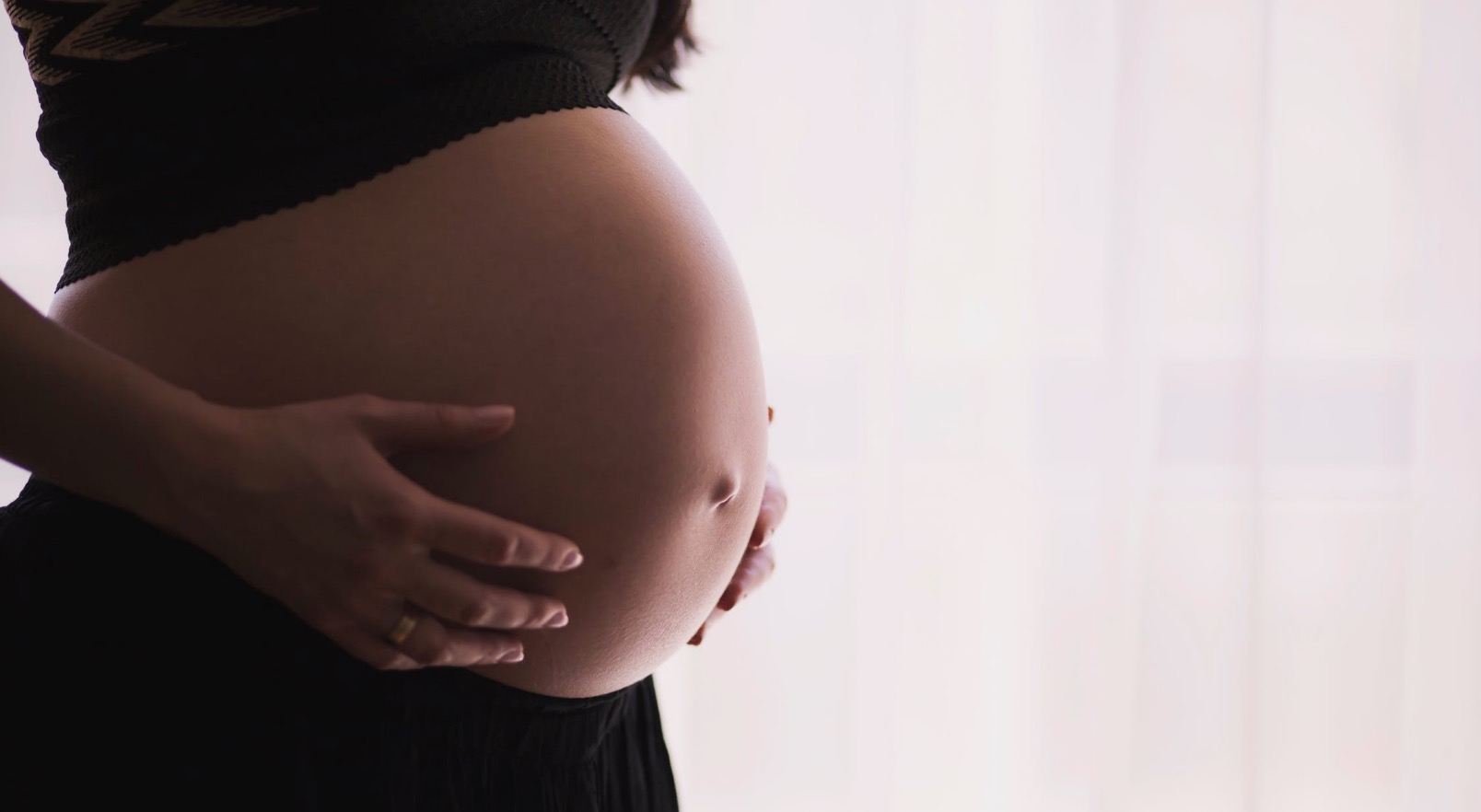 Mom covers baby, docs, and walls in huge 'poo explosion' during intense labor