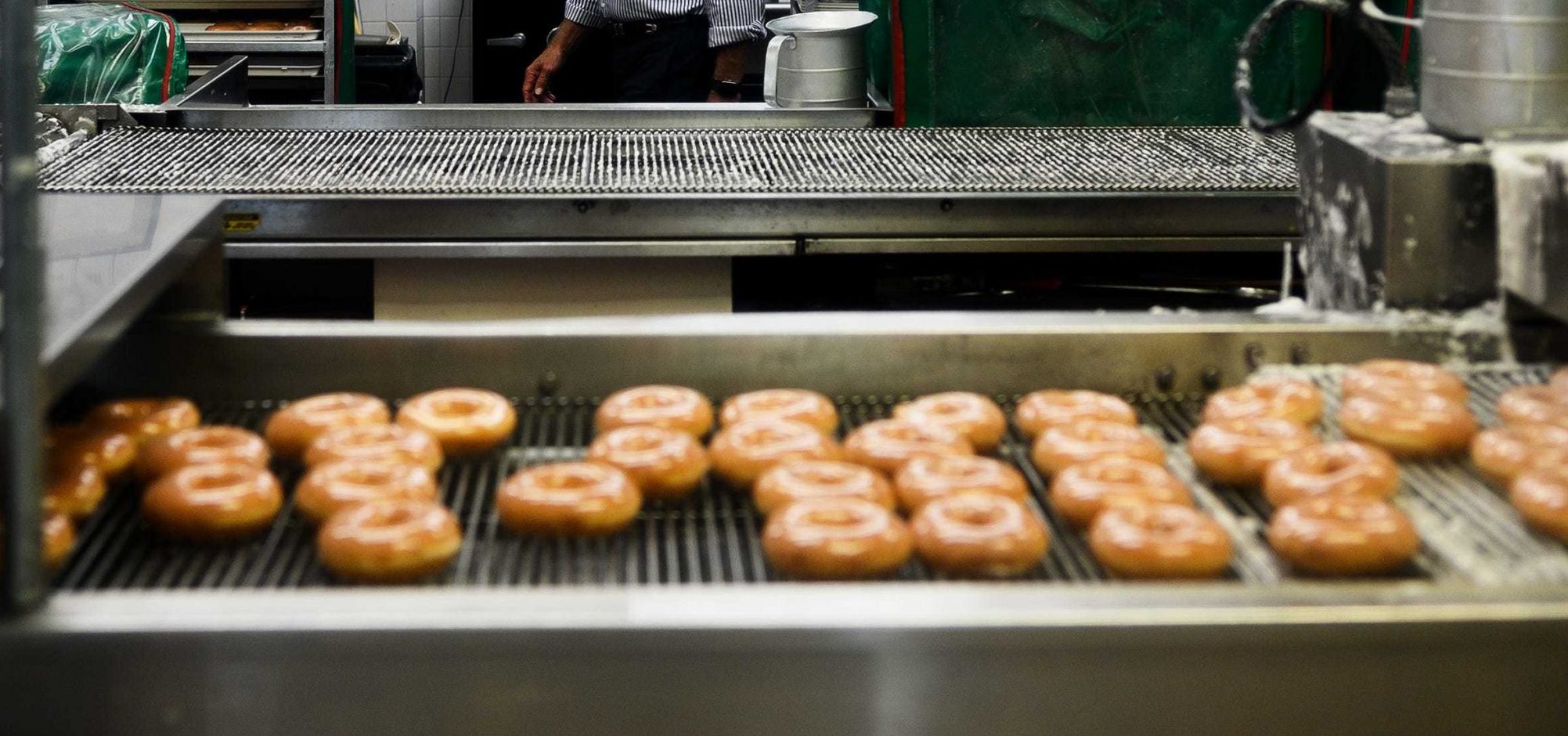 Krispy Kreme pledges to give health workers free dozens of donuts
