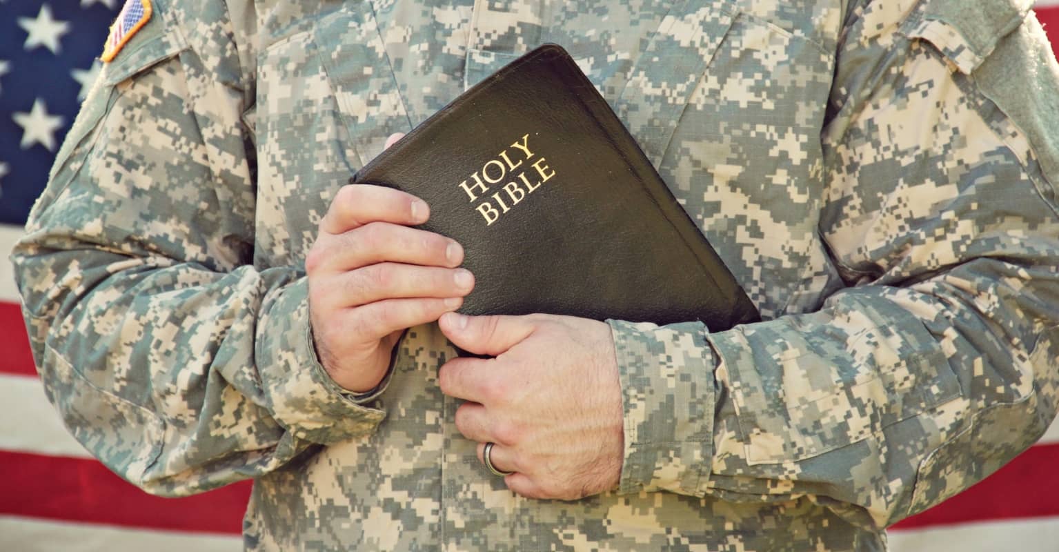 70-year-old veteran battling cancer hailed a hero after rescuing couple from burning home