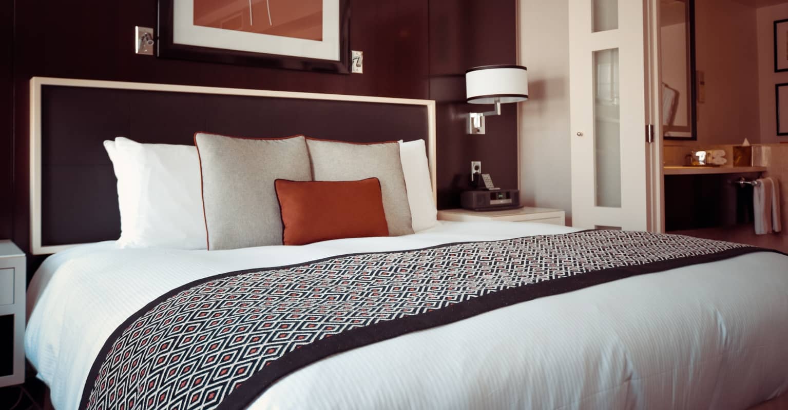 Woman creeps out Twitter after sharing 'unsettling' addition to hotel room