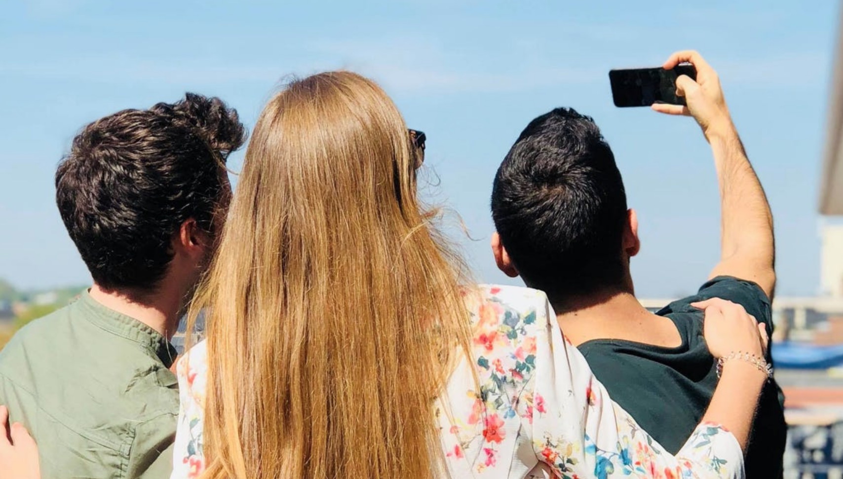 Woman told she is 'too ugly' to share photos posts a selfie every day for a year