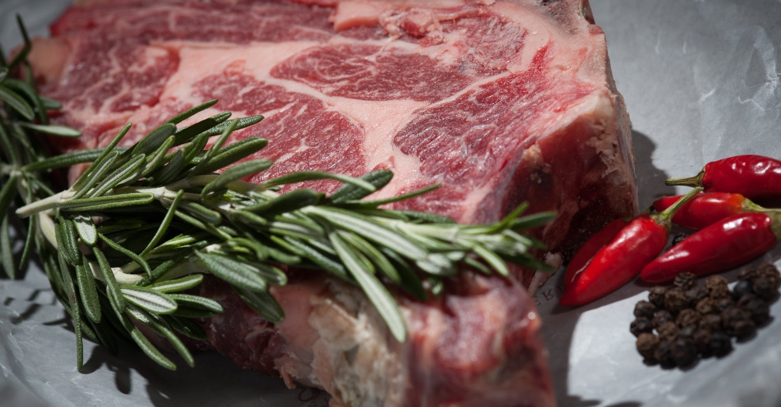 People stunned by woman cooking her boyfriend steak in a toaster