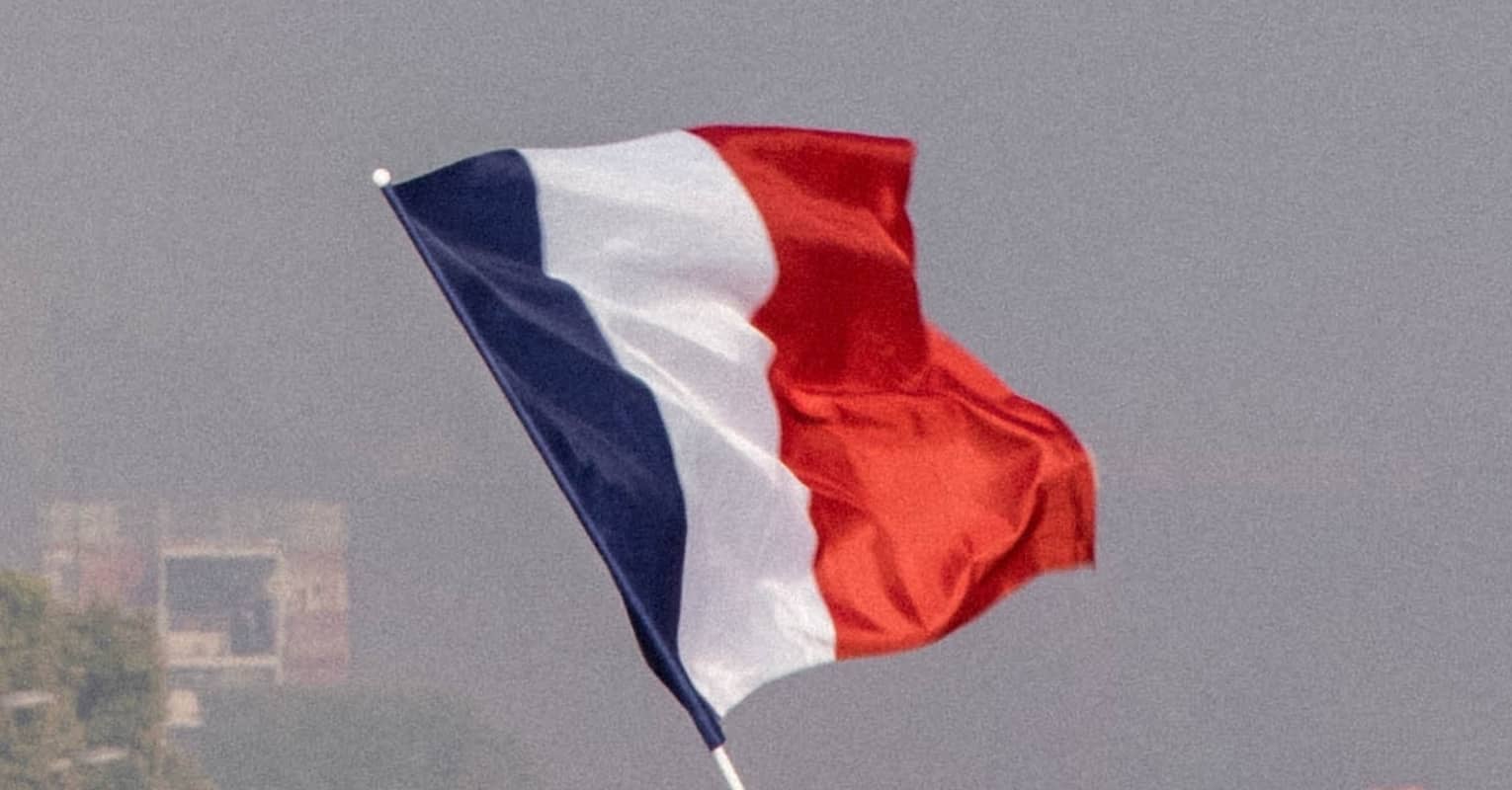 Man goes viral after interrupting French reporter with painfully awkward French accent
