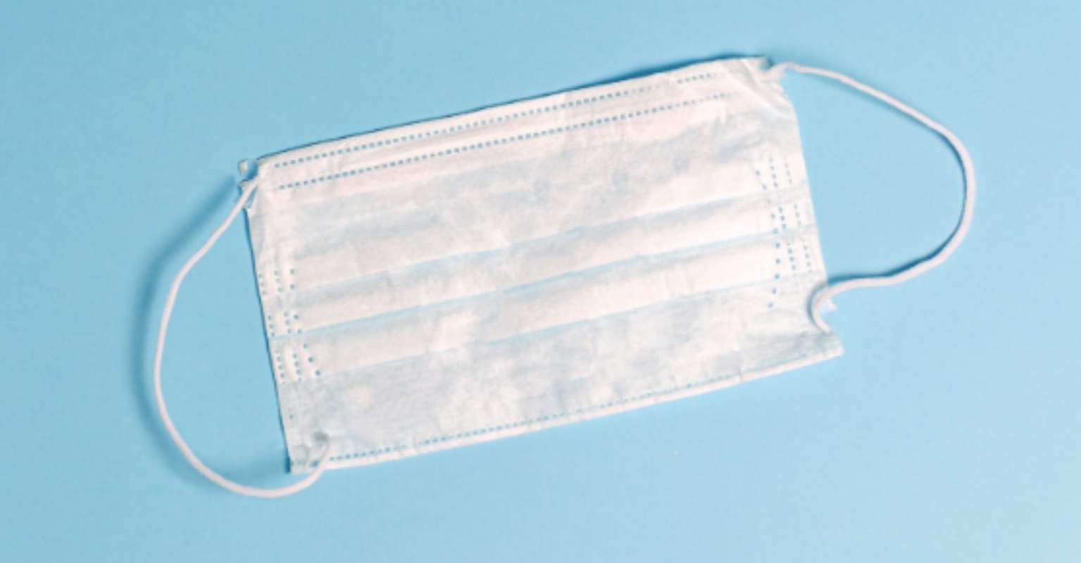 Business under fire for 'no masks permitted' sign as it bans 'fragile' customers from entering