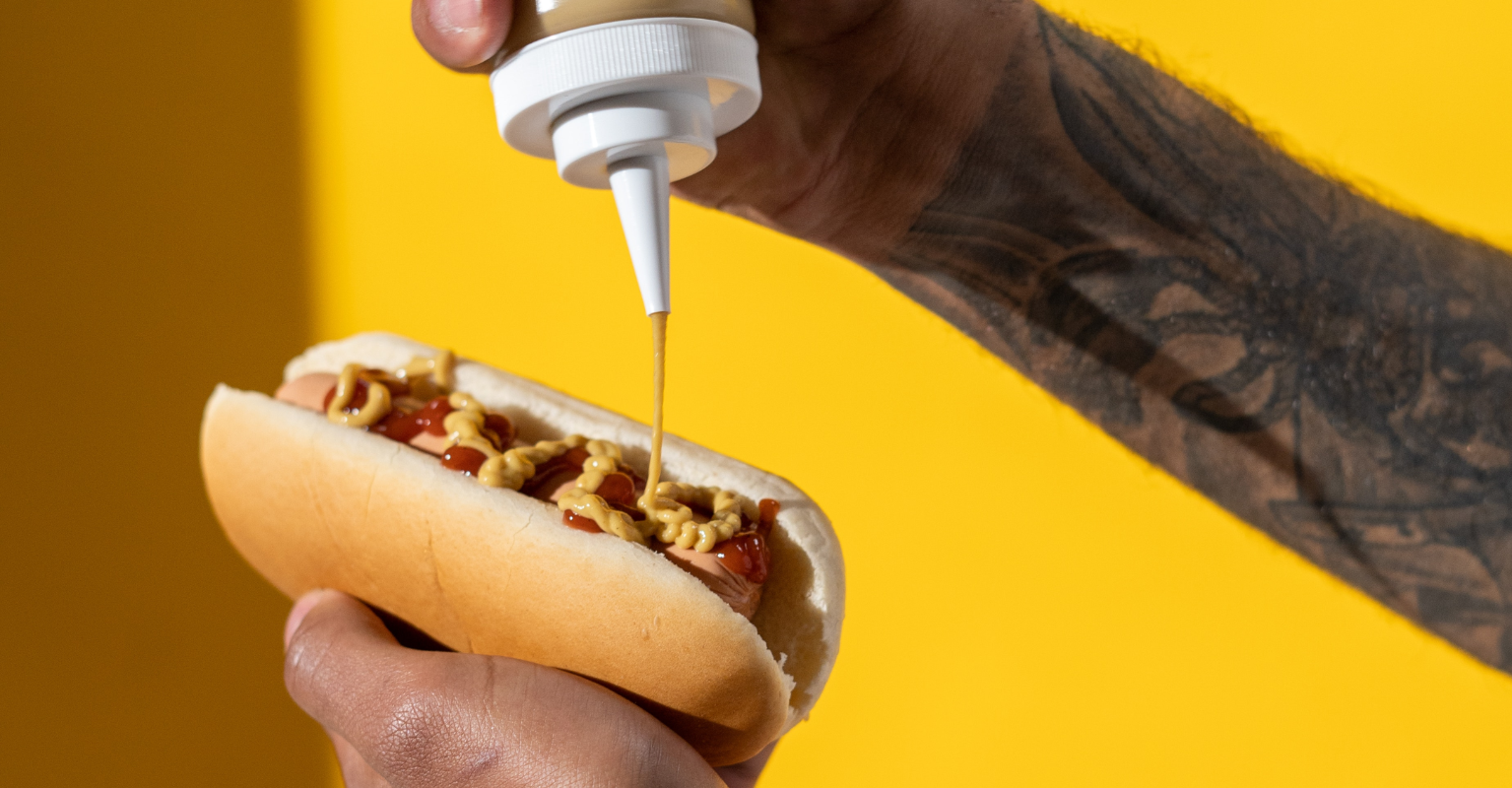 Hot dog vendor donates kidney to loyal customer - is now offering free hot dogs for life to new donors