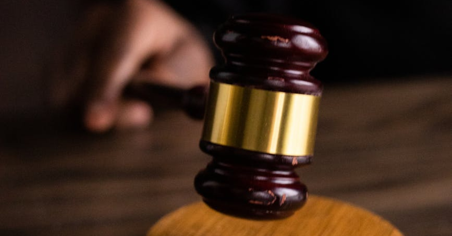 Court service issues apology after black barrister is assumed to be defendant