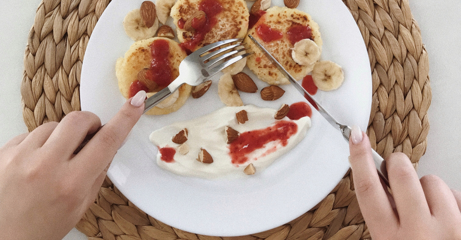 Mom sparks heated debate after admitting she holds the fork in her right hand