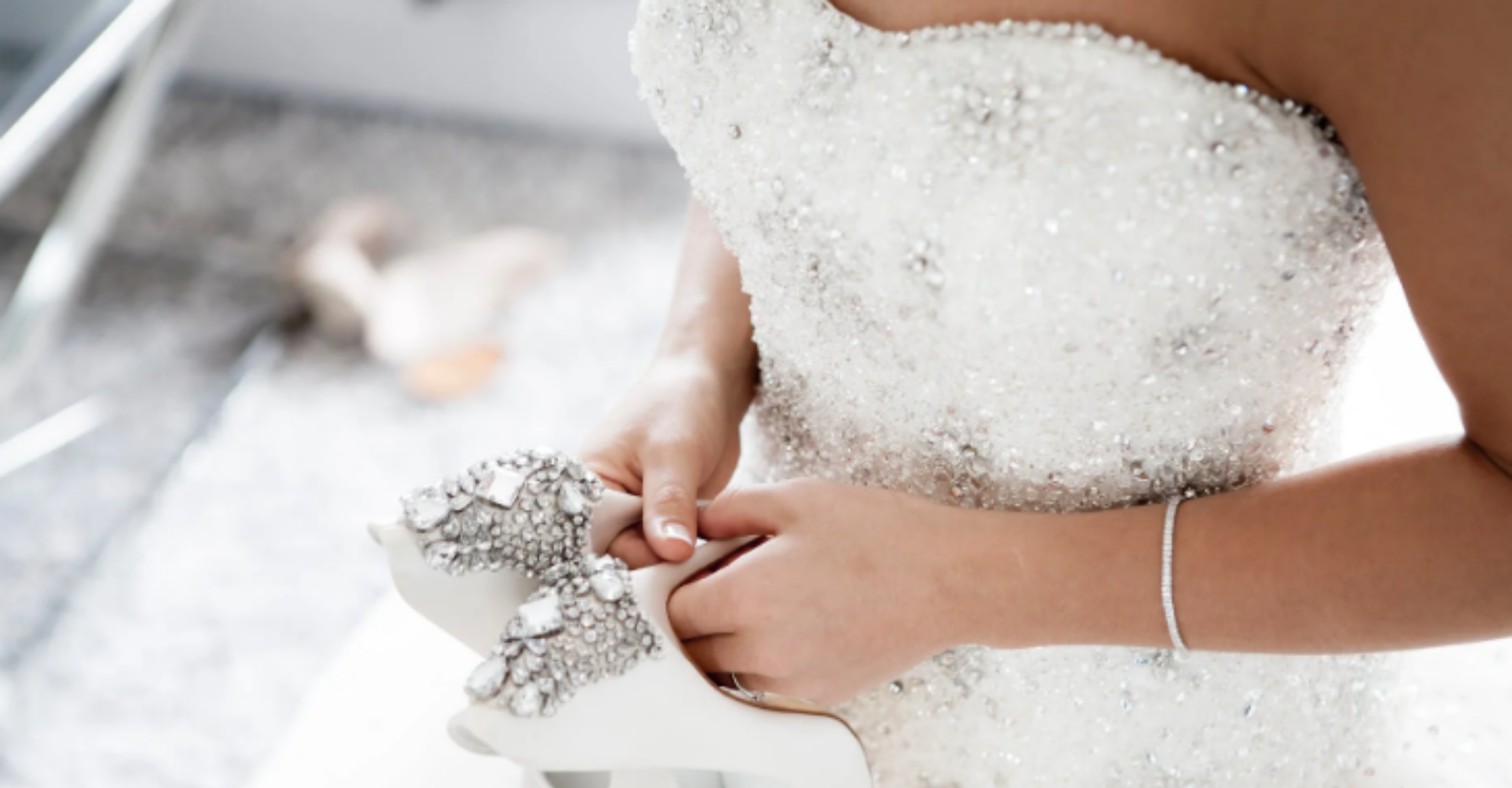 Groom blasted for telling wife she can't wear white dress because she's not 'pure'