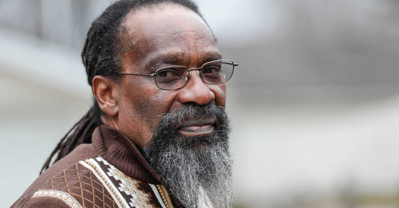 Man imprisoned for 37 years on murder conviction freed after witness admits she lied