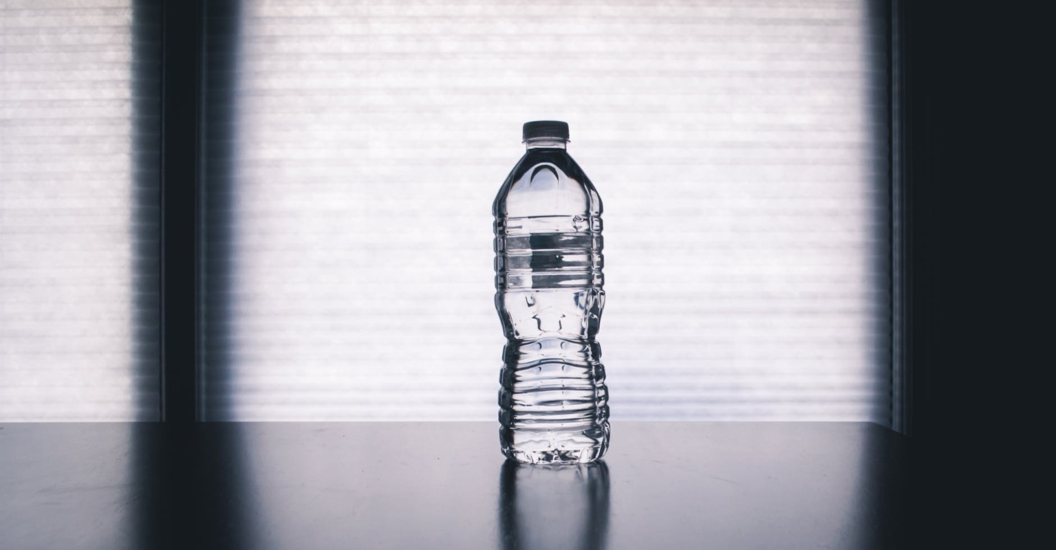 Terrifying warning to female drivers goes viral after woman finds bottled water deliberately left on her car