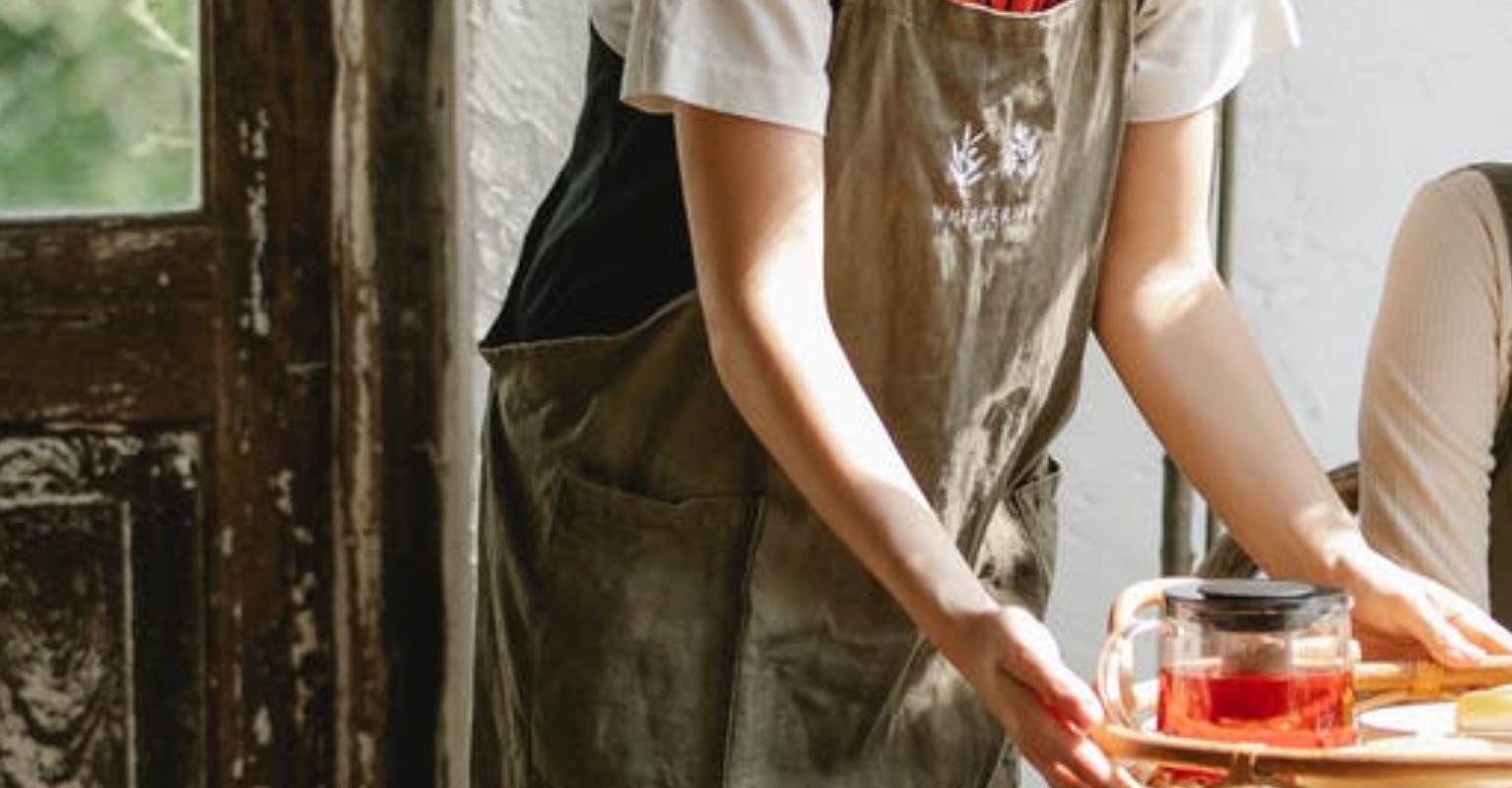 $100,000 raised for single mom who was arrested for leaving her kids in motel so she could go to work