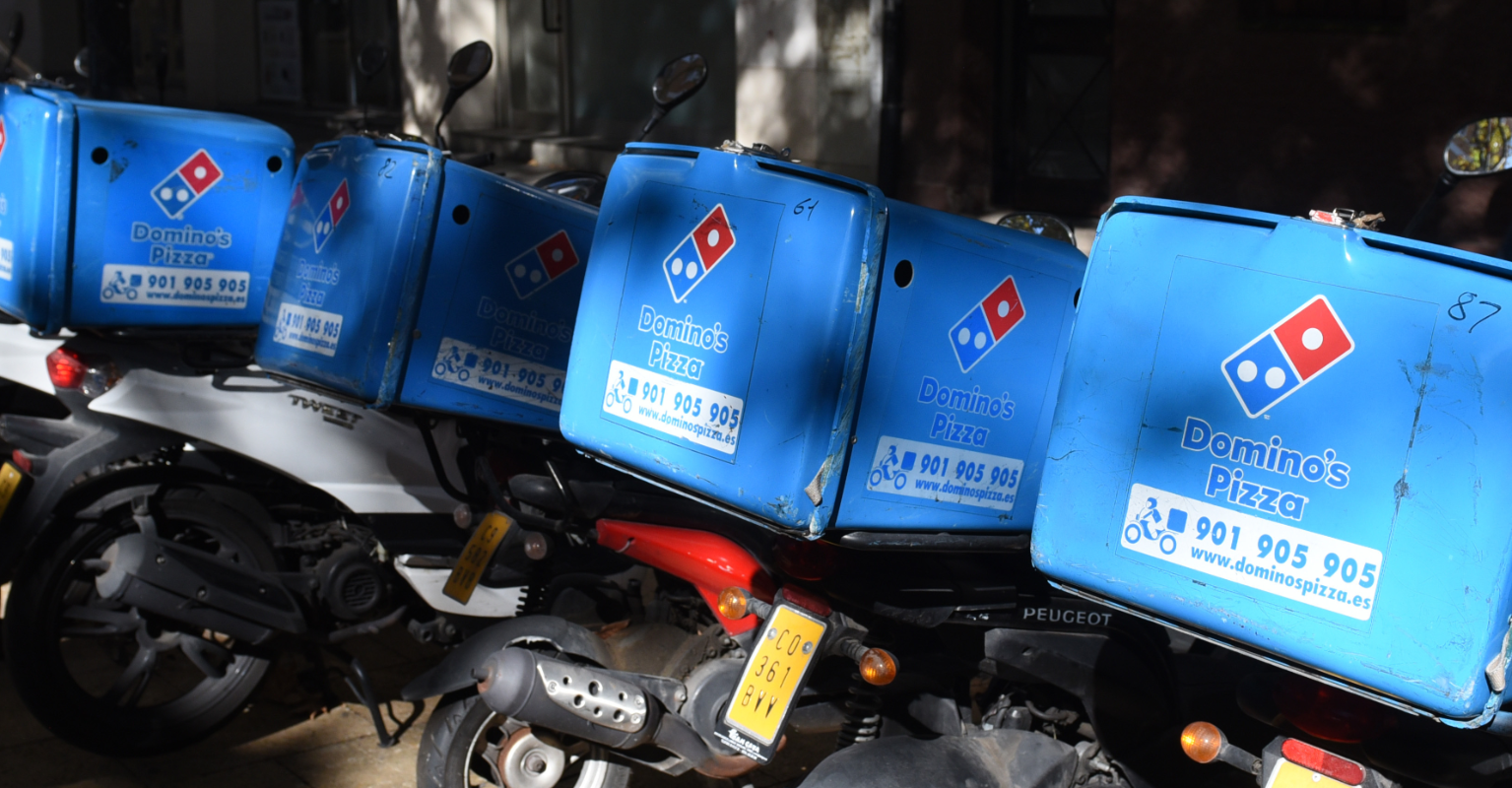 Pizza delivery driver's irate reaction to not receiving a tip sparks fierce debate