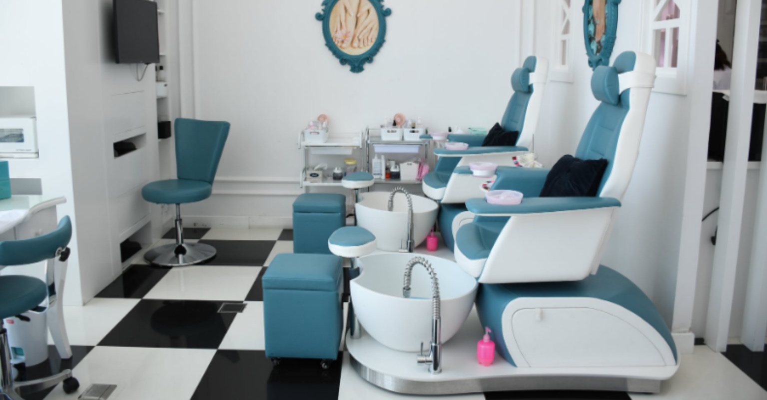 Expert warns against dangerous beauty trend that can 'burn' or 'scar' genitals