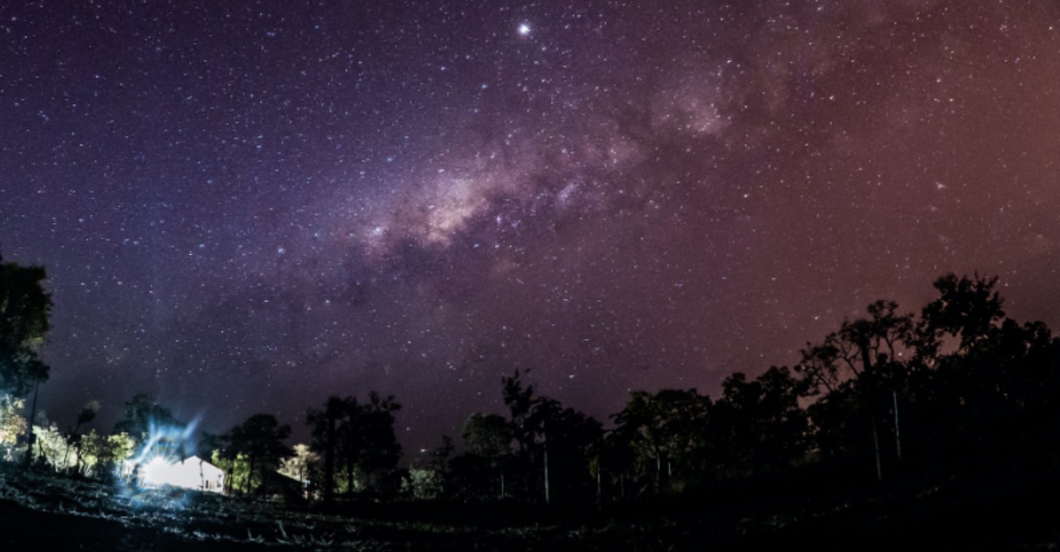 Radio interceptor taps into chilling recording of 'American Airlines' pilot's close encounter with UFO