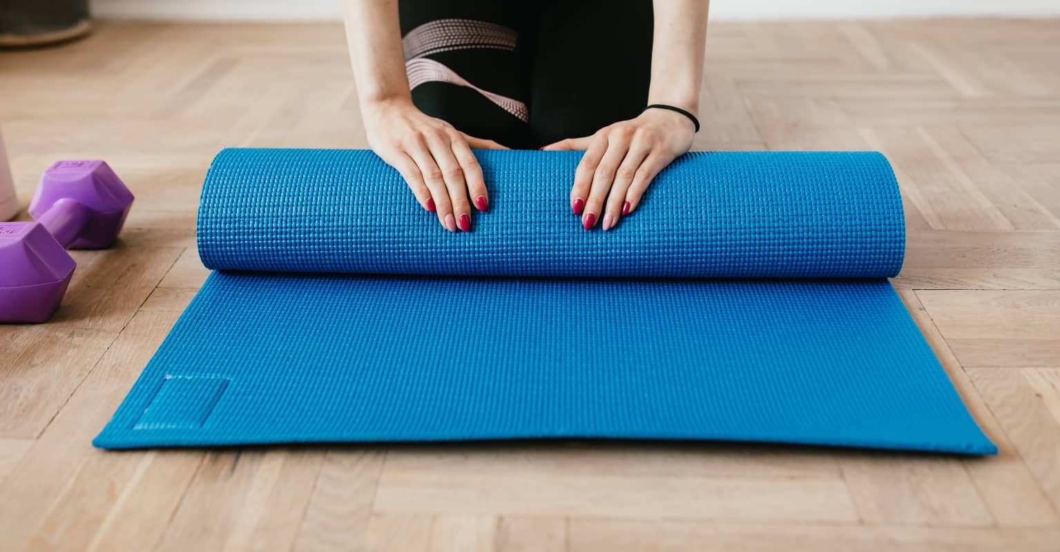 Aerobics instructor continues routine blissfully unaware of Myanmar military coup happening behind her