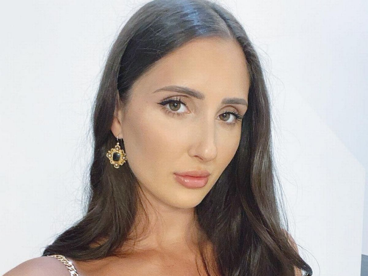 'Humiliated' OnlyFans model forced to wear high-vis vest on flight because her top is 'too small'