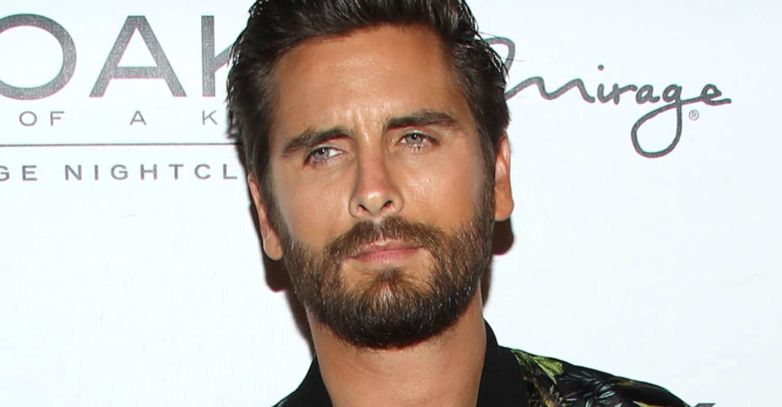 Scott Disick dyes his hair platinum blonde and amused fans think he looks like Eminem