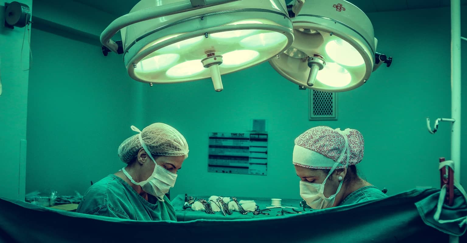 Five-year-old receives kidney transplant after her preschool teacher agreed to be her donor