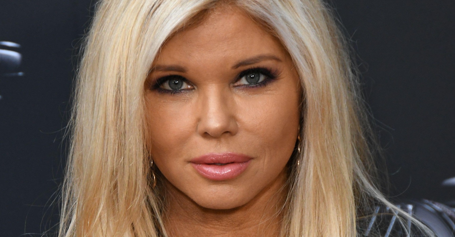 Fans cannot get over the fact 'Baywatch' star Donna D'Errico is 53 in new snaps