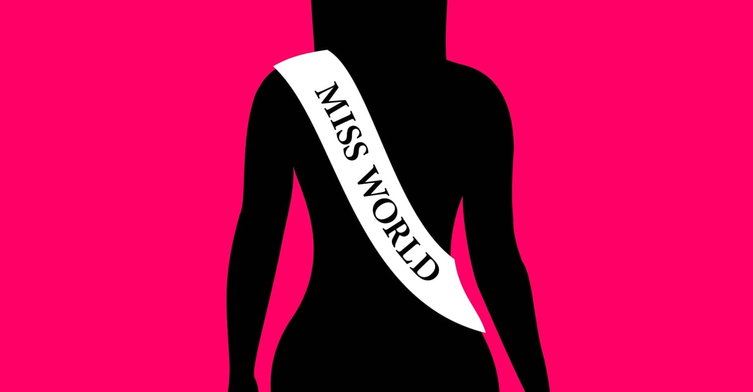 Humiliated beauty pageant winner suffers injuries after Mrs World snatches crown from her head