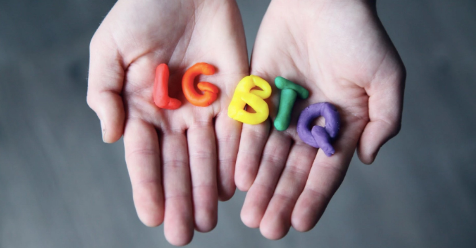 Man's response to troll attacking his trans girlfriend is the sweetest thing you'll read today