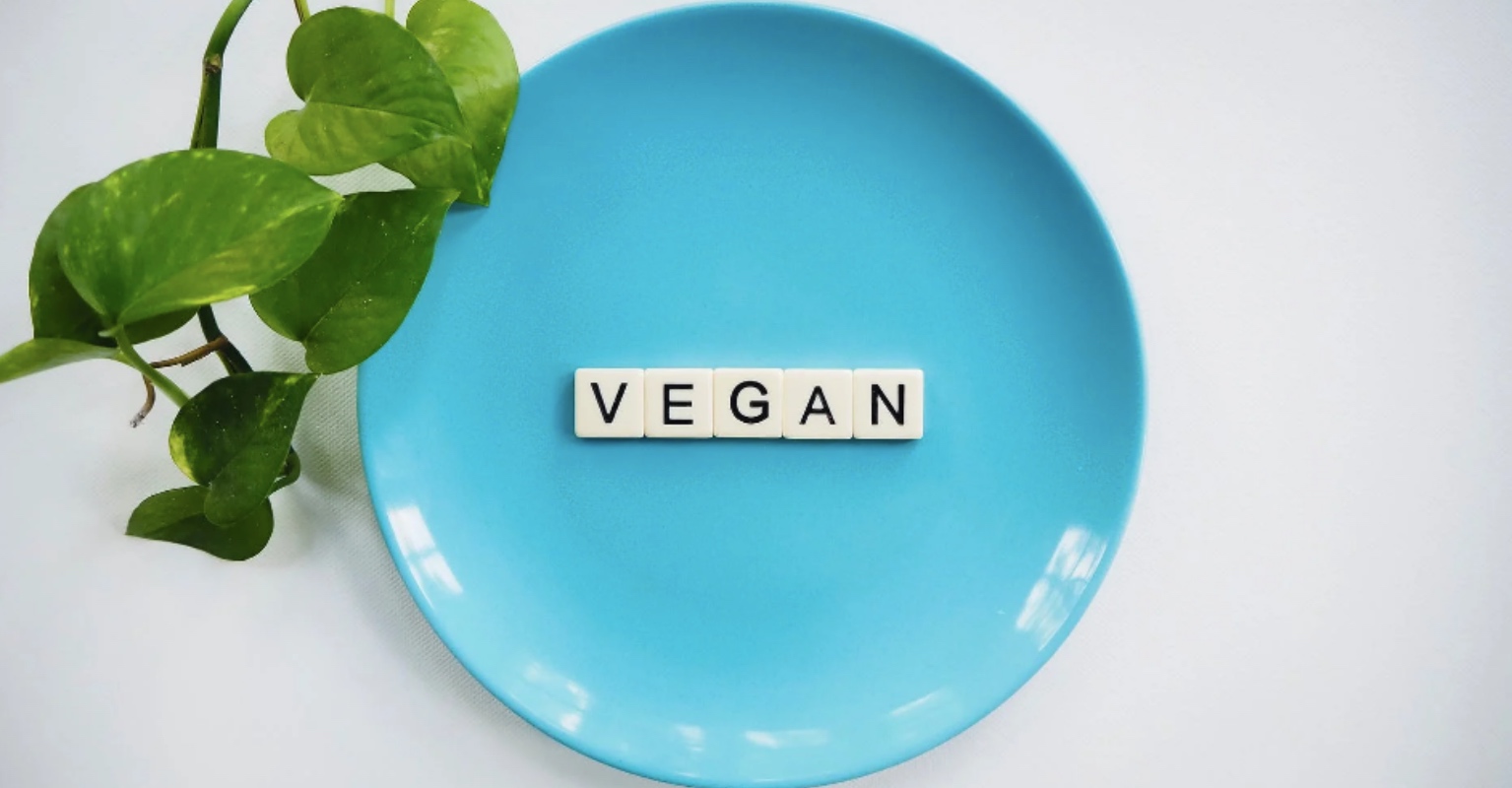 Woman says she fed her daughter's vegan friend meat because of how 'pale' she is