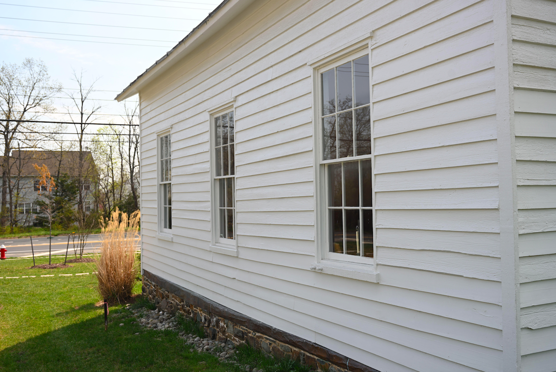Black woman flooded with support after white neighbor says she's the 'wrong color'