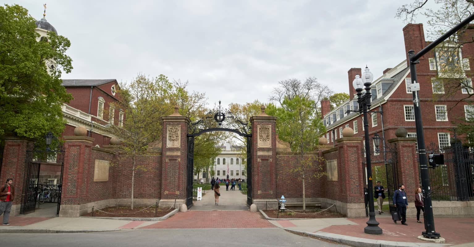 Teen's Harvard admissions essay about losing her mom is inspiring people everywhere