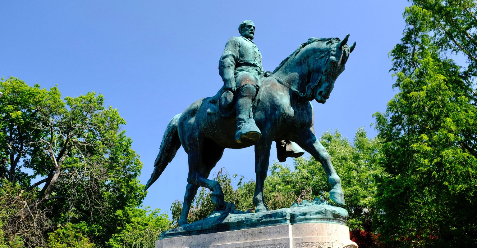 Charlottesville finally removes Confederate statues that sparked fatal rally