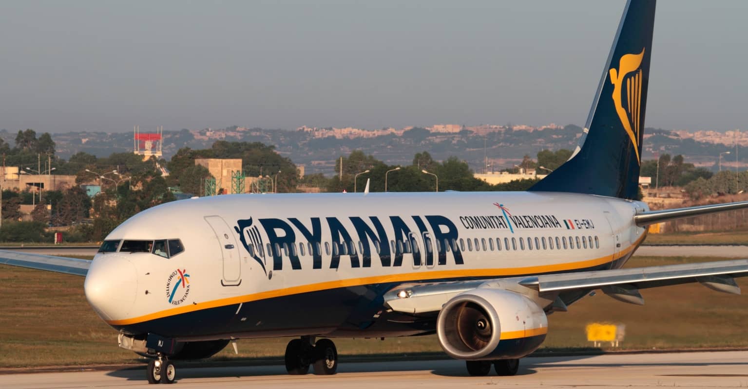 A woman shared a photo of a $6 bacon sandwich served on a Ryanair flight - and people are not happy