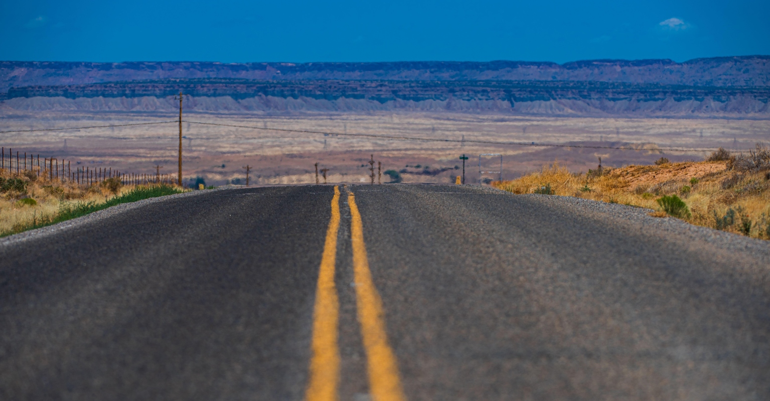 10 dead, more than a dozen injured after van crashes on Texas highway