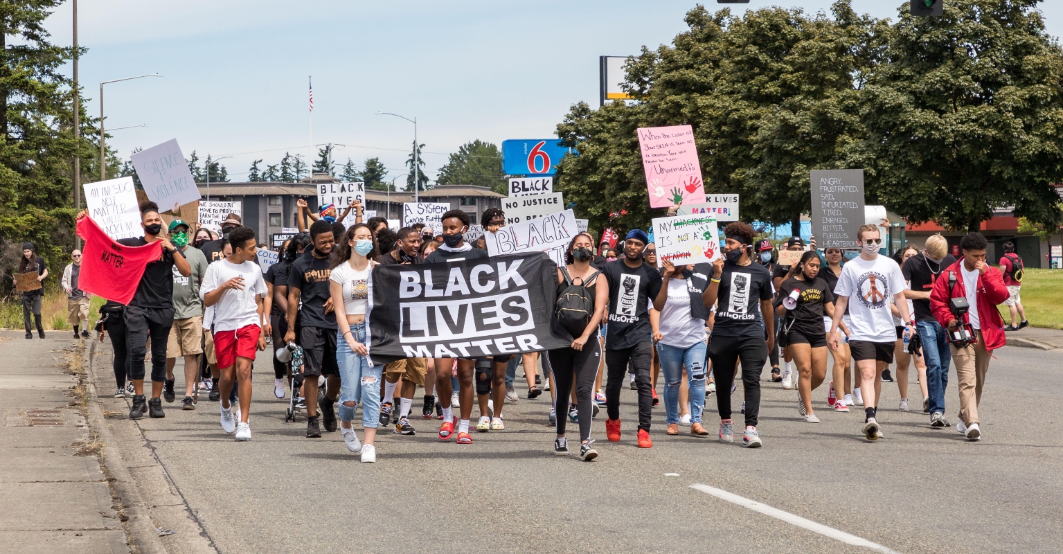 FBI investigating arrest of Black man in which 3 white officers let a police dog repeatedly bite him