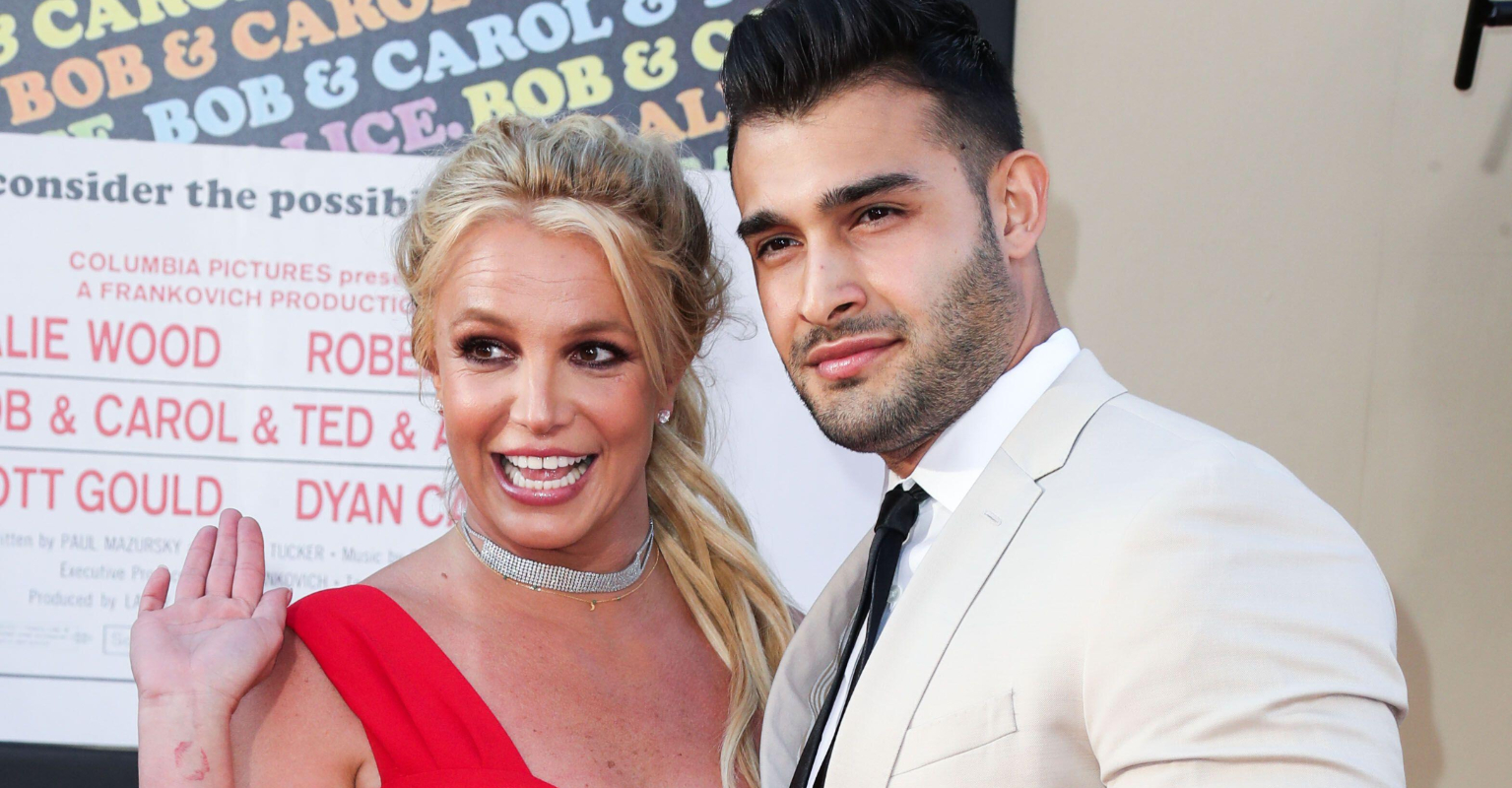 Britney Spears praised by fans after posting nude photo and sending message of body positivity