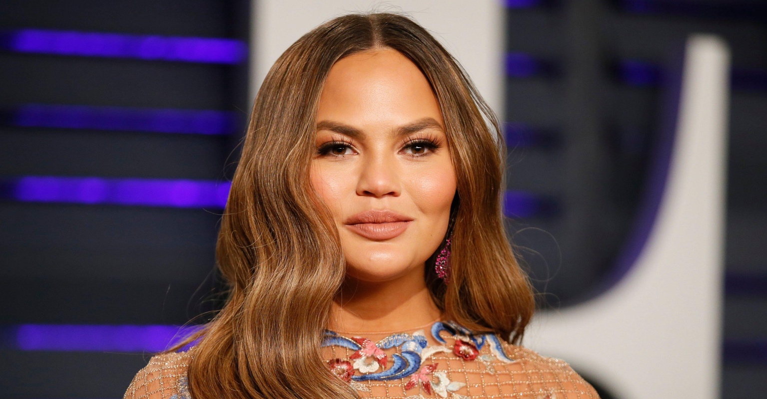 Chrissy Teigen celebrates 50 days of sobriety after 'a few wine hiccups'