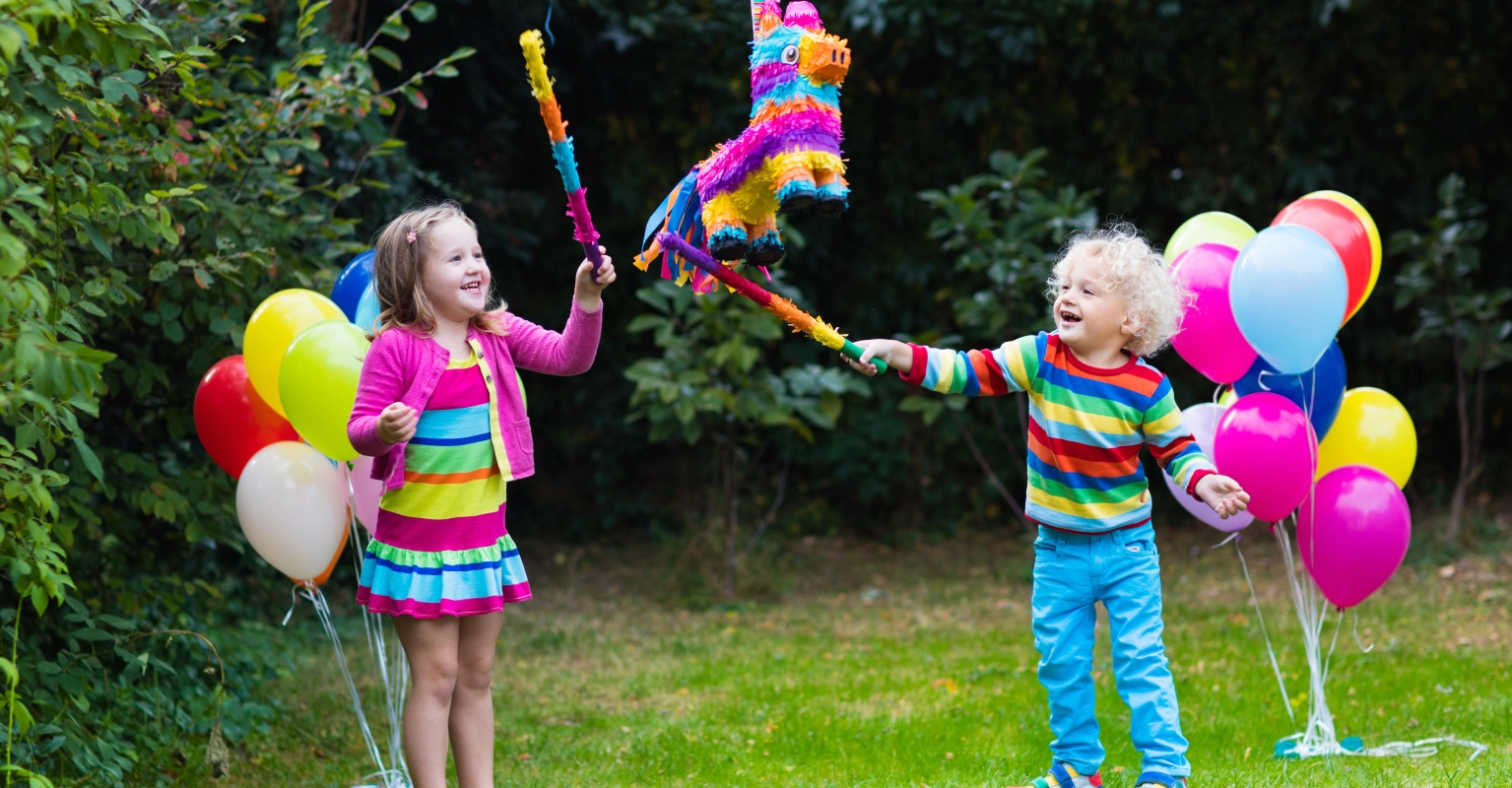 Teacher tells parents to stop letting their kids hand out birthday invites in class