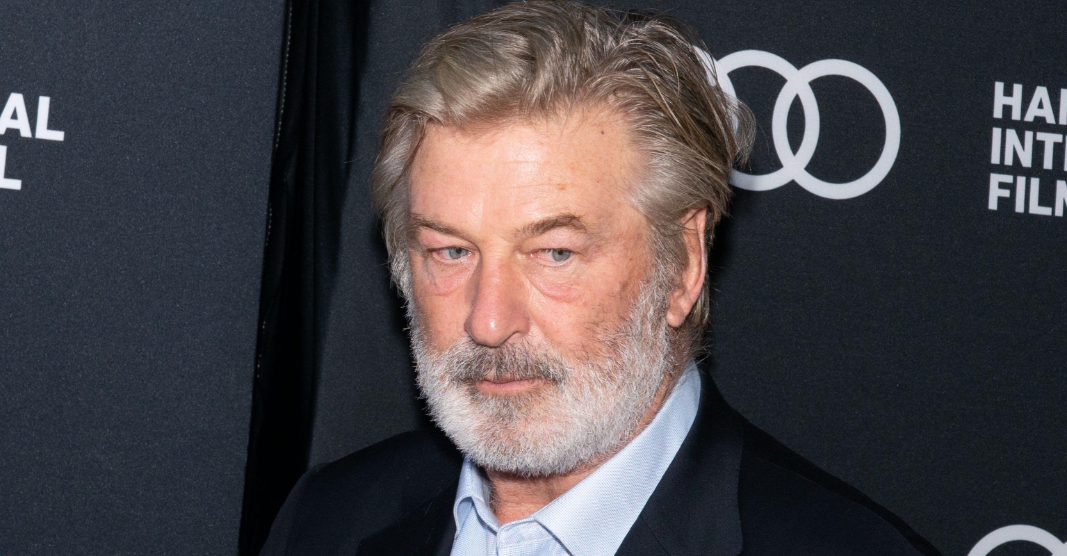 Alec Baldwin fatally shoots cinematographer and injures director with loaded prop gun on movie set