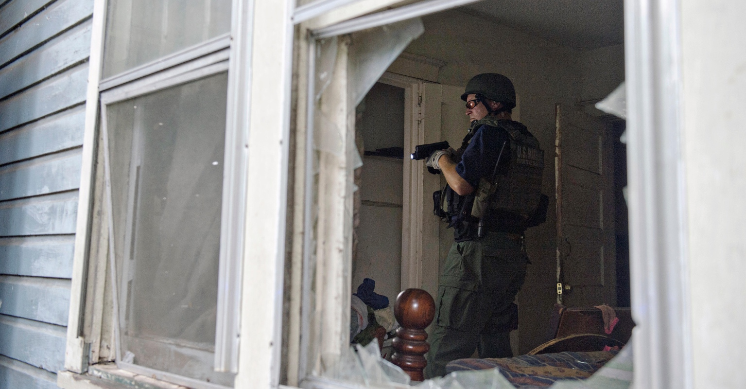 US Marshals hold mom and baby at gunpoint after accidentally raiding wrong apartment