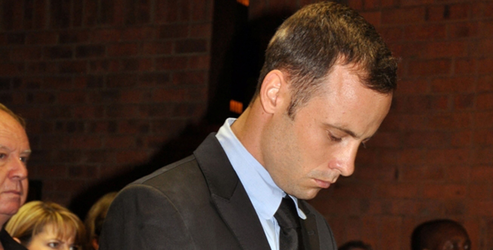 Oscar Pistorius due to meet Reeva Steenkamp's parents after only serving half his sentence