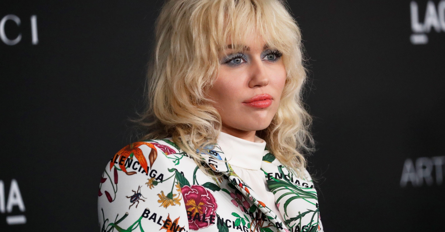 Miley Cyrus reveals plane she was riding was struck by lightning and forced to land