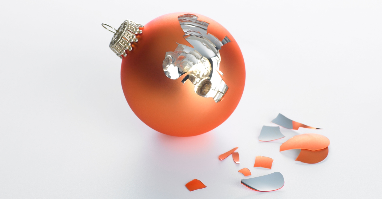 Mom shares warning after family's Christmas photoshoot ends with baby biting into bauble