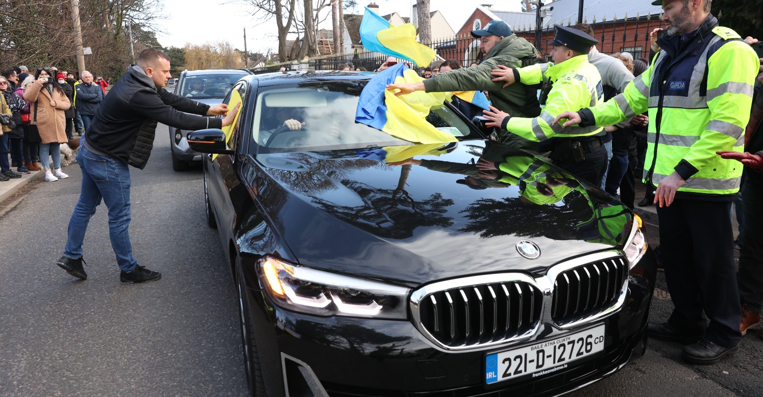 Crowd harasses the car of Russian ambassador as they try to enter embassy in Ireland