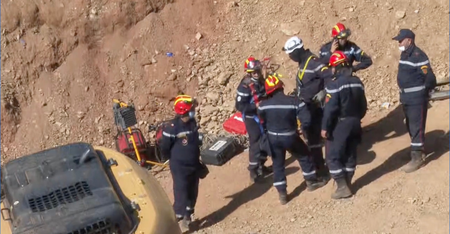 Social media pays respect to 'brave' rescuers who worked tirelessly to try and save boy who fell down well