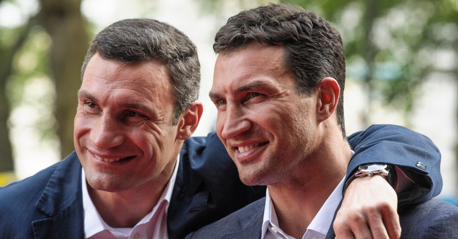 Hall of Fame heavyweight boxing champions, Klitschko brothers, plan to take up arms for Ukraine