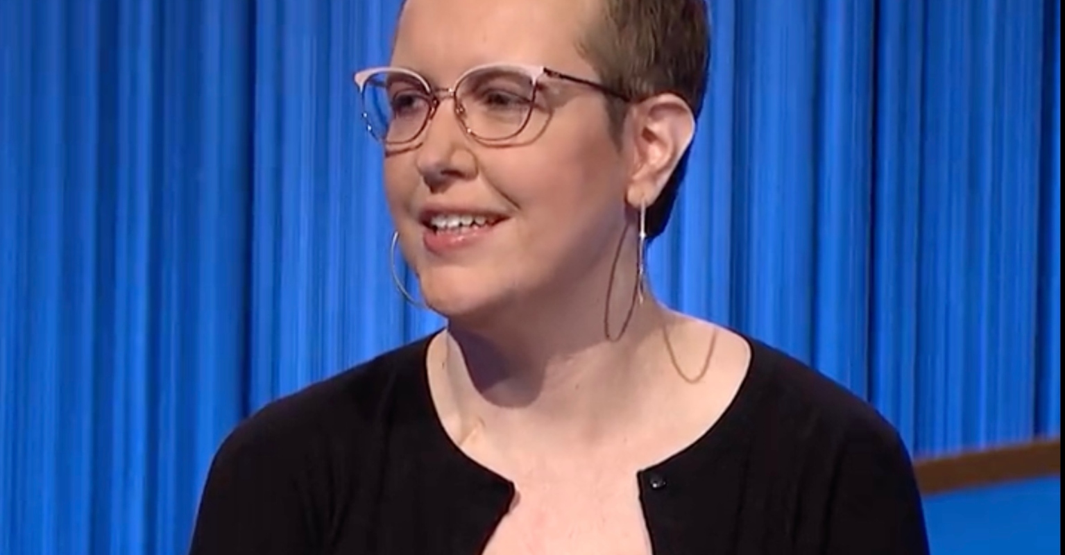 'Jeopardy' champ removes wig to 'normalize what cancer recovery looks like'