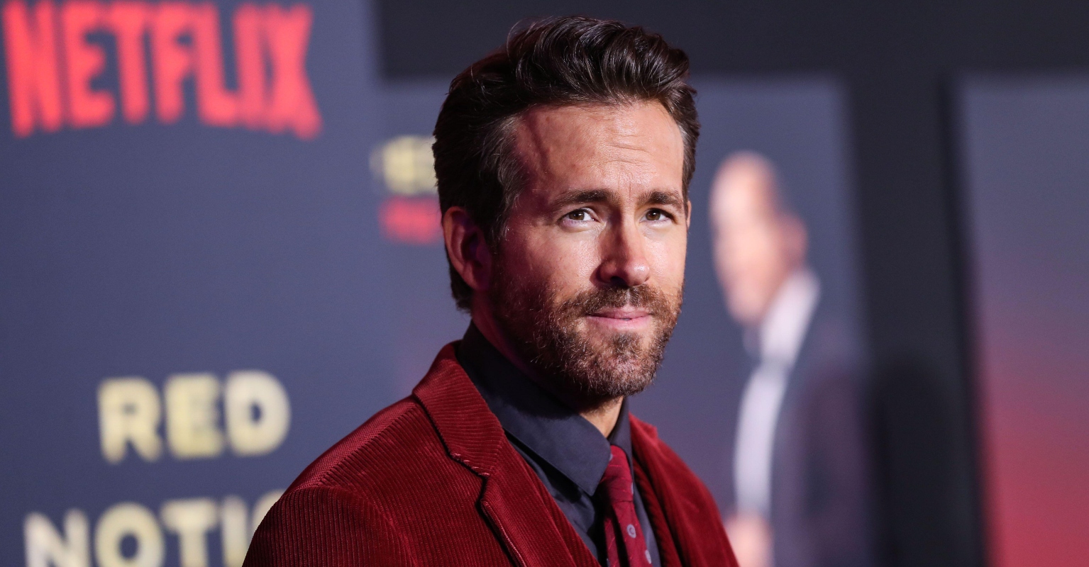 Ryan Reynolds gives hilarious response when kid asks him about kissing Zoe Saldana