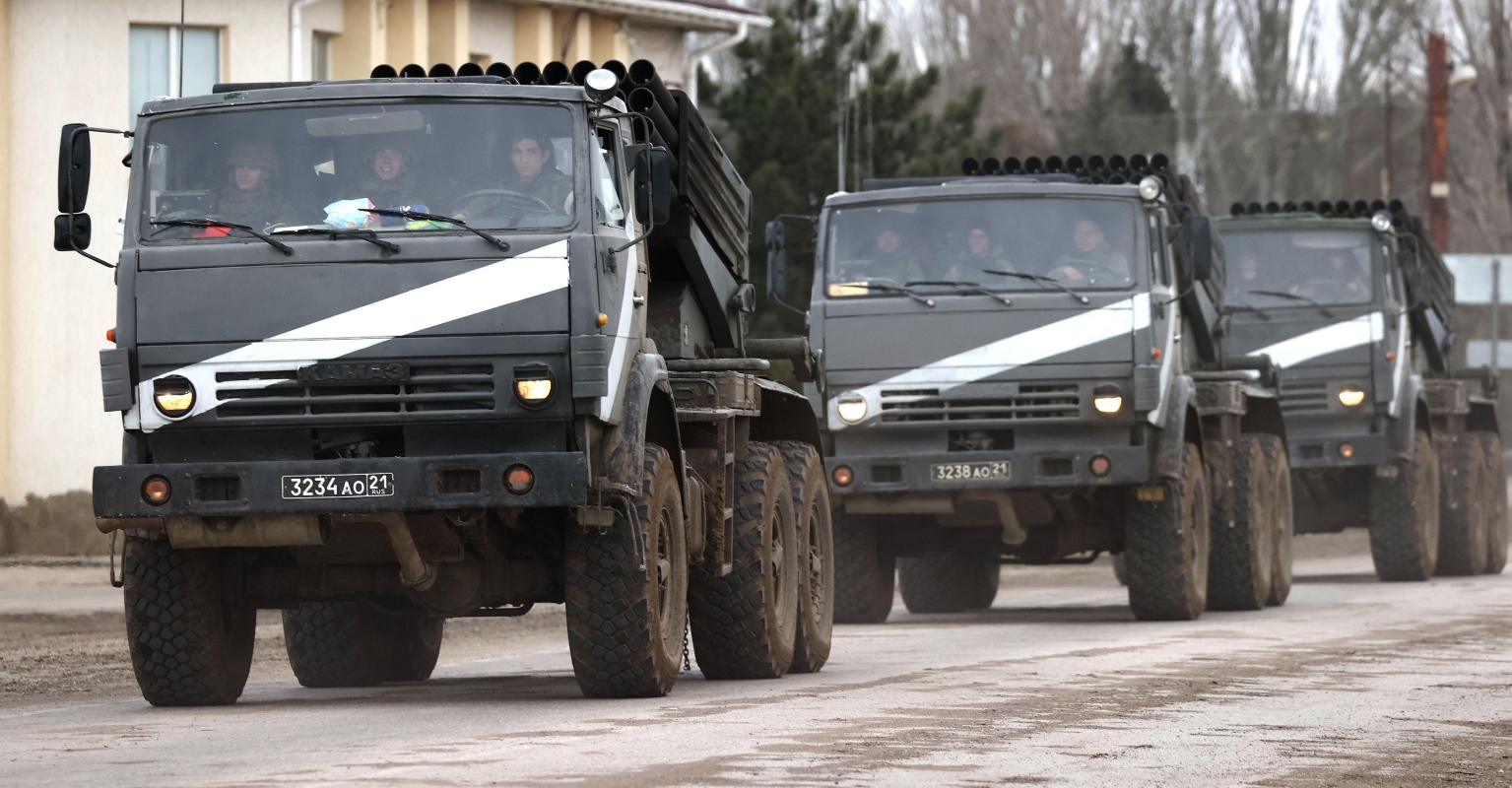 Satelite images show huge convoy of Russian military vehicles approaching Kyiv